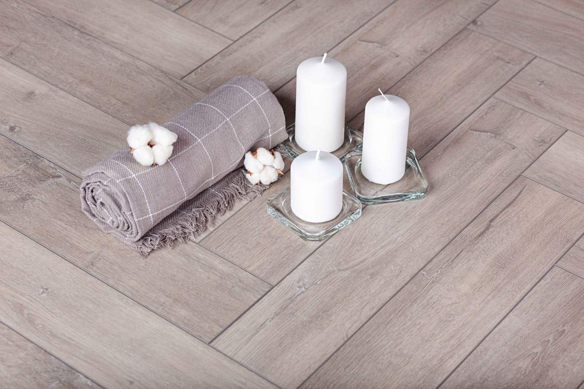 Замковая ПВХ плитка "Aberhof" Carmelita 1682 (615*123*5 мм) — купить в Обнинске