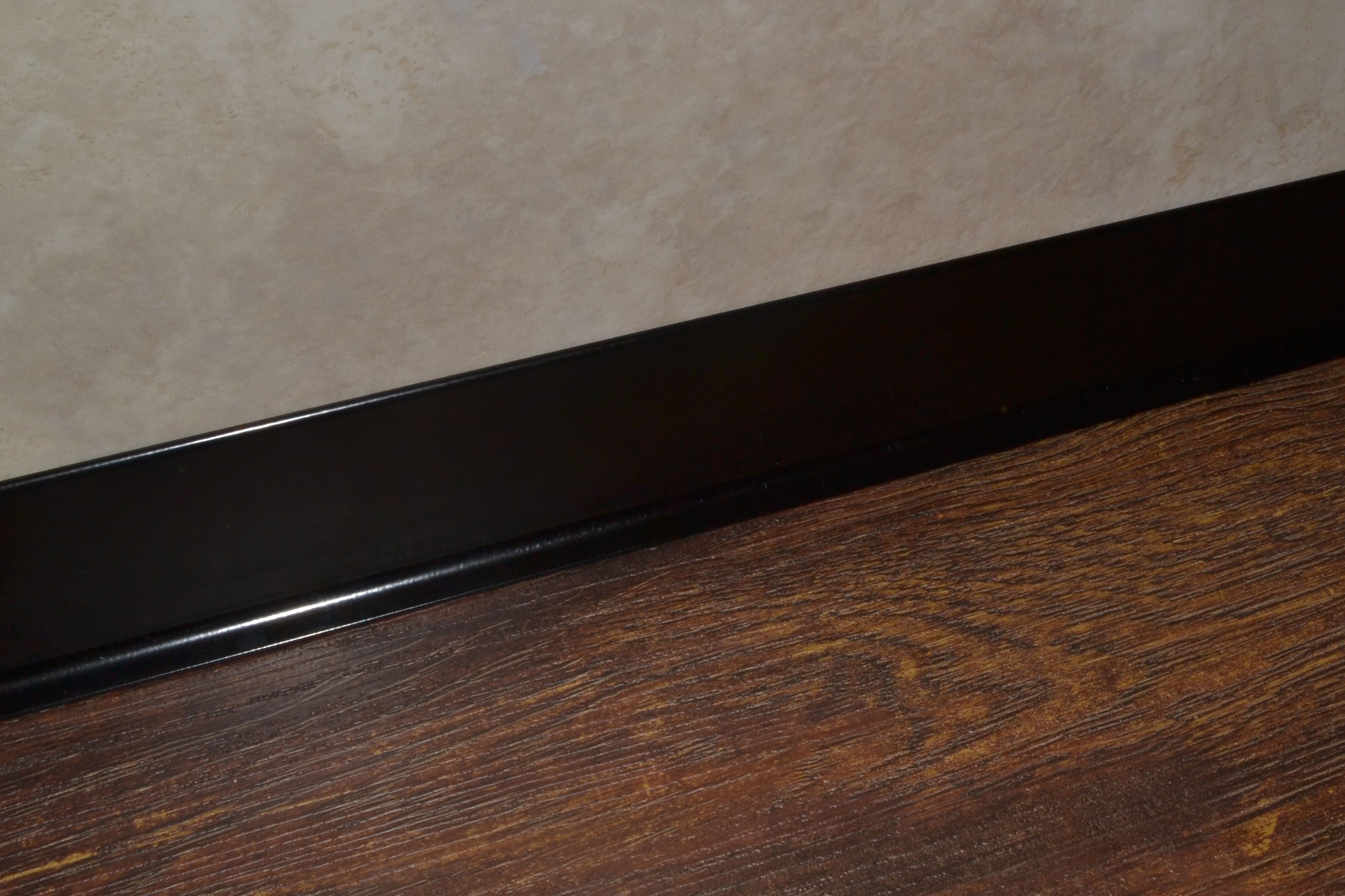 Плинтус алюминиевый L-образный черный (2500*11*60 мм) — купить в Обнинске