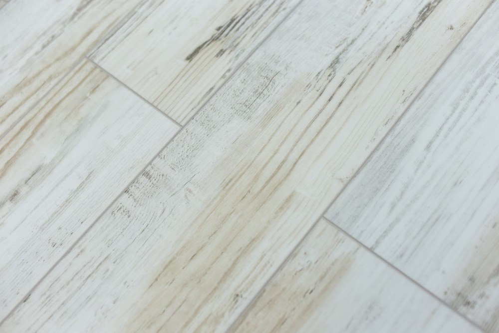 Замковая ПВХ плитка "Art Tile" Берёза Прованс (1220*152*5 мм) — купить в Обнинске