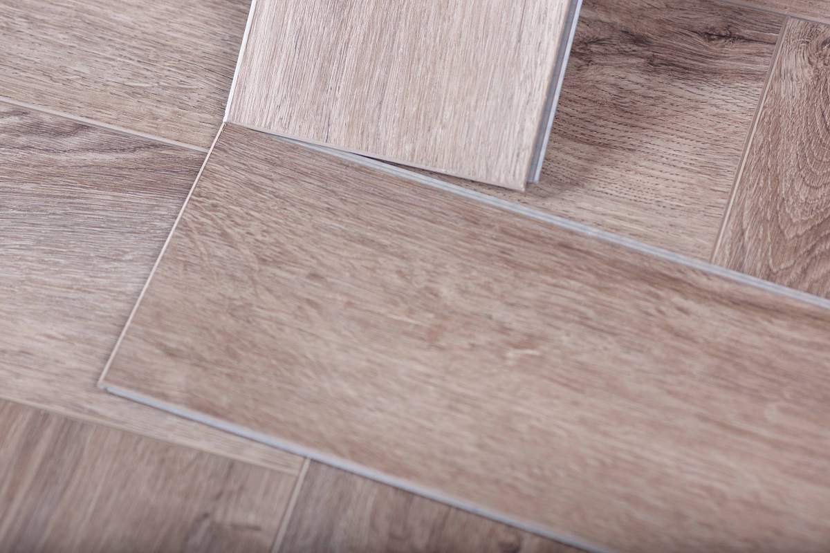 Замковая ПВХ плитка "Aberhof" Carmelita 2626 (615*123*5 мм) — купить в Обнинске